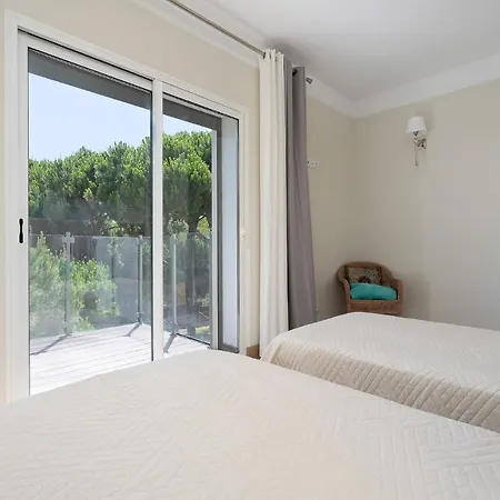 Belharucas, 400 Meters From