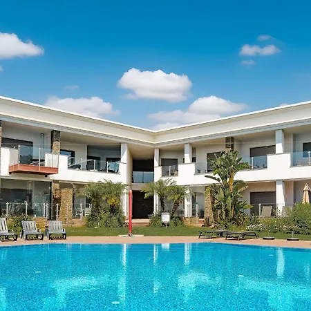 Apartment Belharucas, 400 Meters From