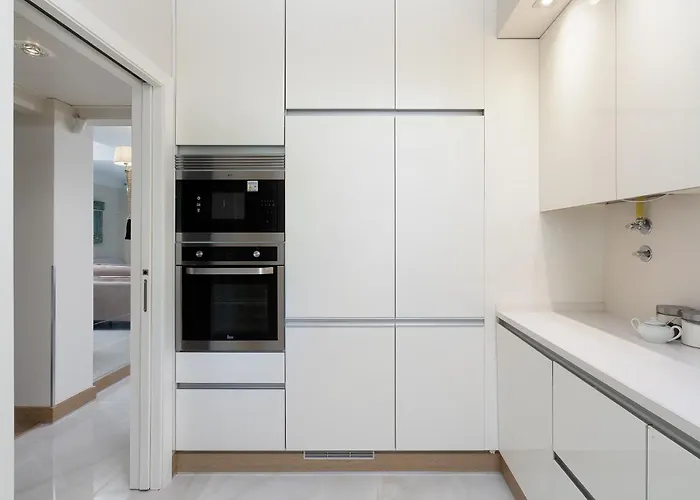 Belharucas, 400 Meters From