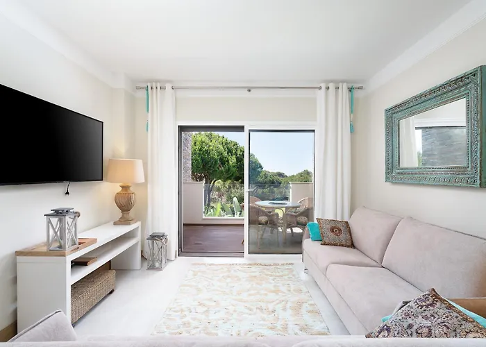 Belharucas, 400 Meters From